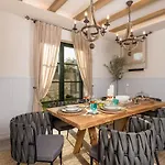 Leucolea With Pool Villa Cres