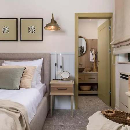 Villa Leucolea With Pool