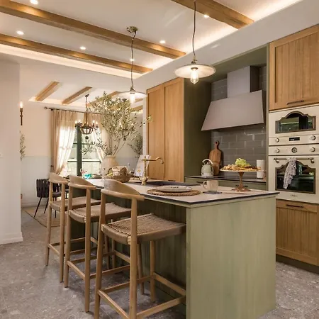 Leucolea With Pool Villa *