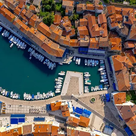 Leucolea With Pool Villa Cres