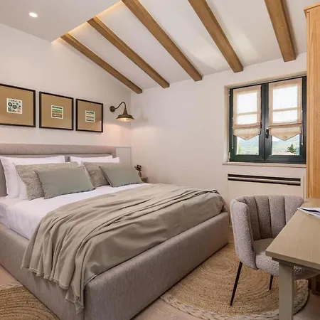 Leucolea With Pool Villa Cres