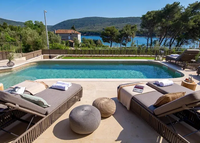 Leucolea With Pool * Cres