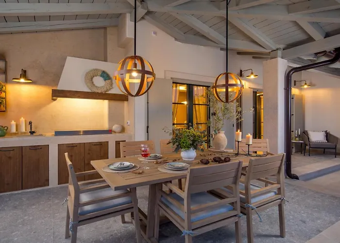 Villa Leucolea With Pool