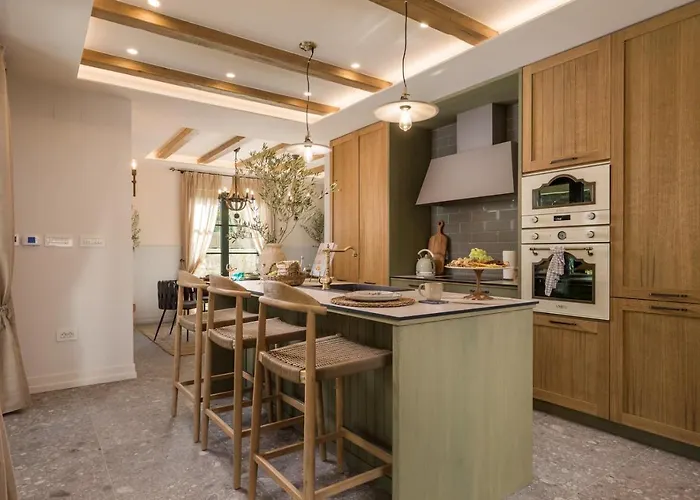 Leucolea With Pool Villa *