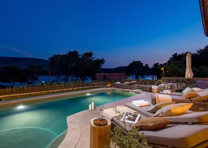 Villa Leucolea With Pool