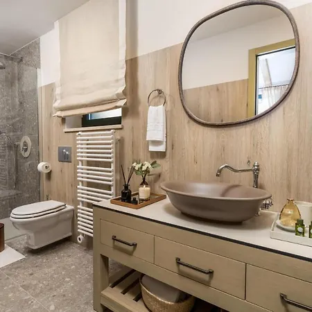 Leucolea With Pool Cres