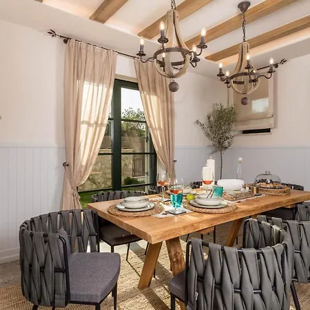 Leucolea With Pool Villa Cres