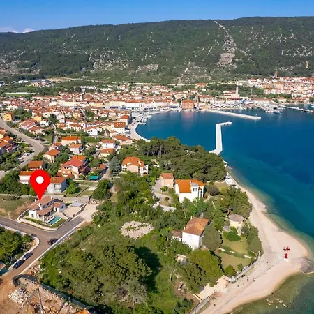 Villa Leucolea With Pool
