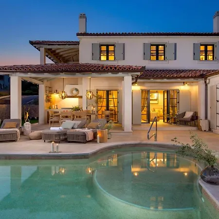 Villa Leucolea With Pool Cres