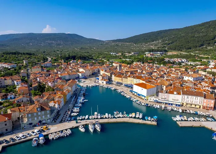 别墅 Leucolea With Pool